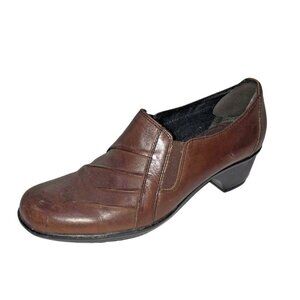 Clarks Womens Size 8 M Brown Leather Slip On Low Heeled Booties Shoes Loafers